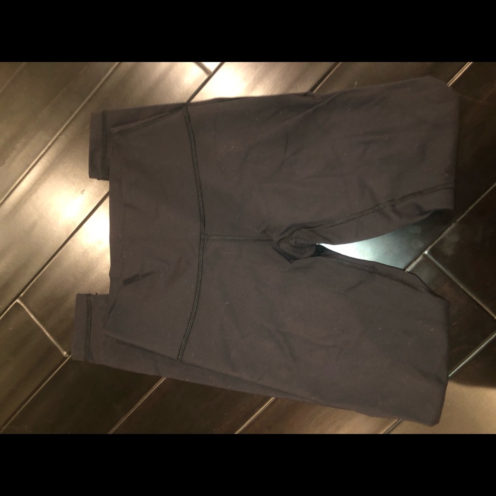 lululemon leggings (not sure of the style name)